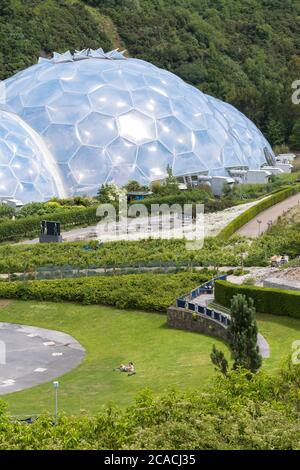 Les biomes du projet Eden près de St Austell, dans les Cornouailles. Banque D'Images