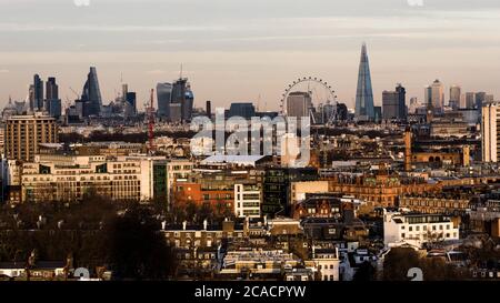 Vue de South Kensington sur les gratte-ciel de Londres. Banque D'Images