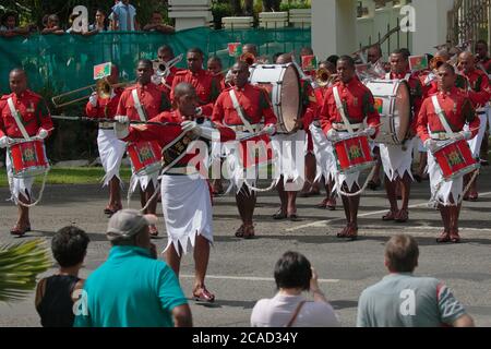 Fiji Military Forces Band, jouer à l'extérieur de la maison du gouvernement, Suva, Fidji 27 mai 2017 Banque D'Images