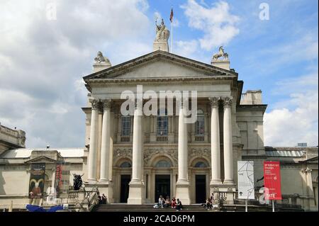 Londres, Royaume-Uni, 25 juillet 2009 : Tate Britain communément connu sous le nom de Tate Gallery at Millbank expose seulement British Art et est un voyage touristique populaire dest Banque D'Images