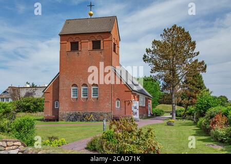 Wenningstedt - vue sur la chapelle frisonne, à proximité immédiate d'un lieu de culte païen, Schleswig-Holstein, Allemagne, Wenningstedt, 11.06.2014 Banque D'Images