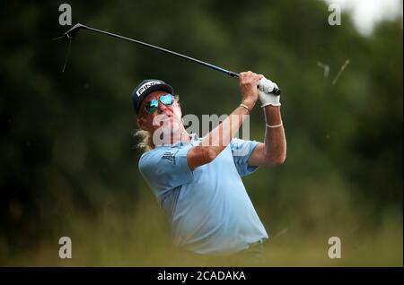 Miguel Angel Jimenez d'Espagne pendant la première journée du championnat d'anglais au Hanbury Manor Marriott Hotel and Country Club, Hertfordshire. Jeudi 6 août 2020. Voir PA Story GOLF Ware. Le crédit photo devrait se lire comme suit : Adam Davy/PA Wire. RESTRICTIONS : utilisation éditoriale, aucune utilisation commerciale. Banque D'Images