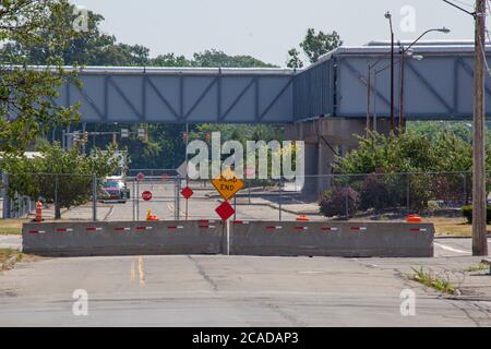 Une rue fermée près de la porte principale de l'usine Eastman Kodak à Rochester, New York. Autrefois géant, Eastman Kodak lutte pour survivre dans le monde de l'imagerie numérique. En août 2020, la société a annoncé qu'elle allait passer à la fabrication pharmaceutique. Banque D'Images