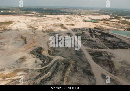 Round Rock, Texas USA, avril 2006 : carrière de pierre concassée et de roche dans la banlieue nord d'Austin de Round Rock, qui fournit une grande partie du gravier pour les nombreux projets de construction de routes dans la région. ©Bob Daemmrich. Banque D'Images