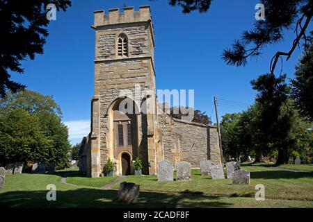 Église Saint-Pierre, Pebworth - petite église rurale du XVe siècle des Cotswolds avec des vestiges qui remontent au XIIIe siècle. Banque D'Images