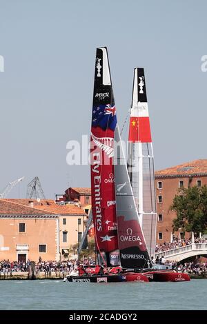 VENISE, ITALIE - 19 MAI : un catamaran AC45 pendant la Venise 2012 - America's Cup World Series le 19 mai 2012 à Venise, Italie Banque D'Images