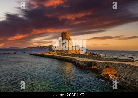 Vue emblématique de la structure autonome, le château de Bourtzi de Methoni. Construit par les Vénitiens au début du 13th siècle. Banque D'Images