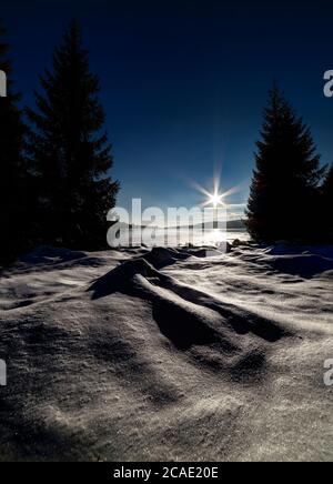 Le barrage de Cerna NISA près de la ville de Bedrichov dans les montagnes de Jizera, République Tchèque, la meilleure photo, l'hiver et le gel. Banque D'Images