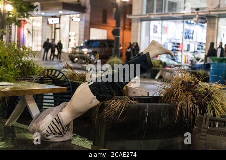 Seattle, États-Unis 30 mai 2020 : en début de soirée, des magasins ont été pillés à Westlake lors de la manifestation de George Floyd. Banque D'Images
