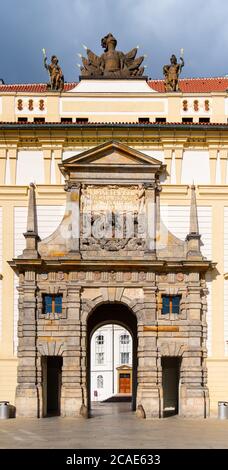 Matthias porte entre la première et la deuxième cour du château de Prague, Praha, République tchèque. Banque D'Images