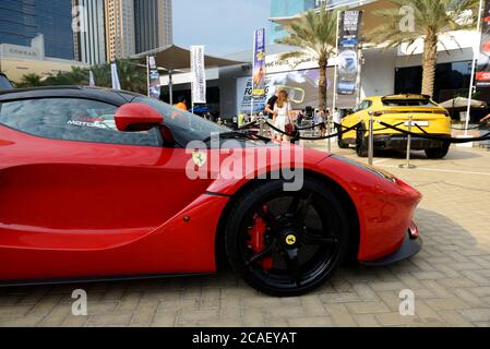 Dubaï, Émirats arabes unis - 16 novembre : la Ferrari LaFerrari sportscar est sur Dubai Motor Show 2019 le 16 novembre, 2019 Banque D'Images