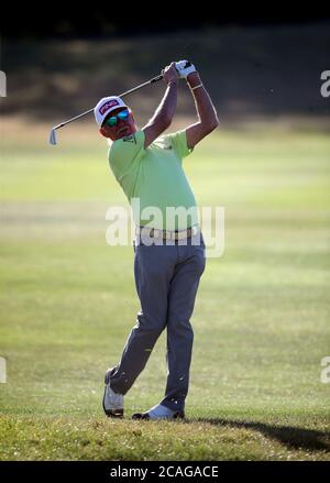 Miguel Angel Jimenez d'Espagne pendant la deuxième journée du championnat d'anglais au Hanbury Manor Marriott Hotel and Country Club, Hertfordshire. Vendredi 7 août 2020. Voir PA Story GOLF Ware. Le crédit photo devrait se lire comme suit : Adam Davy/PA Wire. RESTRICTIONS : utilisation éditoriale, aucune utilisation commerciale. Banque D'Images