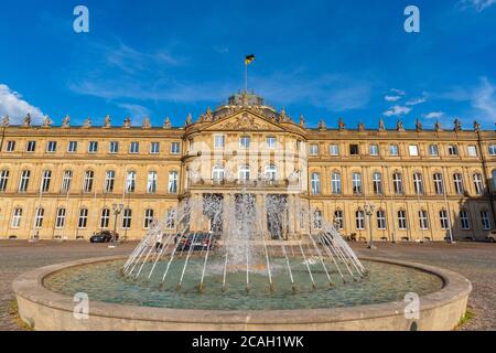 Neues Schloss ou Nouveau Palais à Schlossplatz ou place du Château dans le centre-ville, Stuttgart, Etat fédéral du Bade-Wurtemberg, Allemagne du Sud, Europe Banque D'Images