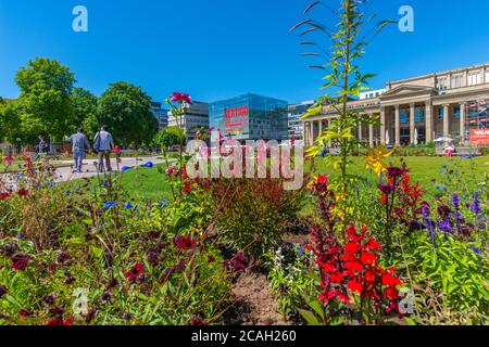 Schlossplatz ou place du château avec musée d'art dans le centre-ville, Stuttgart, Etat fédéral Baden-Württemberg, Allemagne du Sud, Europe Banque D'Images