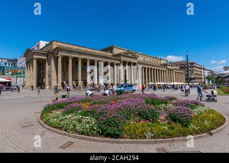 Schlossplatz ou place du Château dans le centre-ville, Stuttgart, Etat fédéral Baden-Württemberg, Allemagne du Sud, Europe Banque D'Images