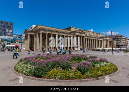 Schlossplatz ou place du Château dans le centre-ville, Stuttgart, Etat fédéral Baden-Württemberg, Allemagne du Sud, Europe Banque D'Images