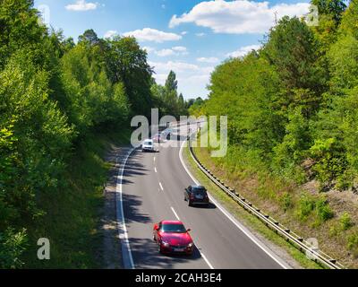 Der Blick auf die Bundesstraße B27 à Stuttgart. Banque D'Images