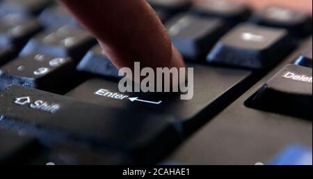 Gros plan sur le clavier noir de l'ordinateur. Touches de saisie de l'ordinateur noires Banque D'Images