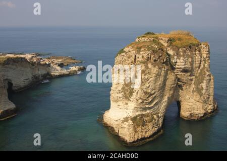 The Pigeon Rocks, Raouche, Beyrouth, Liban, Moyen-Orient Banque D'Images