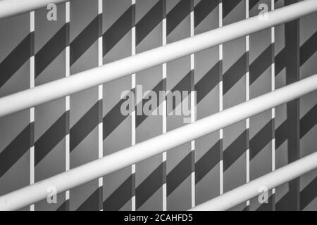 Barrière avec ombres et lumières et effet géométrique Banque D'Images