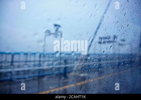 2ème pont de Hoogly sous la pluie, image de la mousson de Kolkata, Bengale occidental, Inde. Banque D'Images