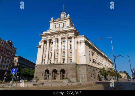 Bâtiment de l'assemblée nationale à Sofia, Bulgarie en une journée d'été Banque D'Images