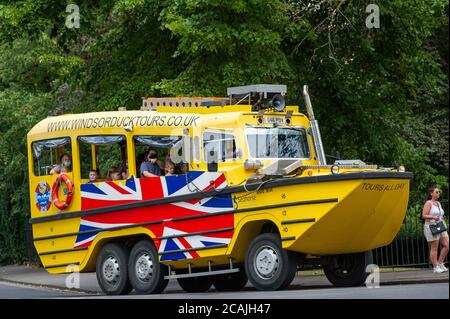 Windsor & Eton, Berkshire, Royaume-Uni. 7 août 2020. L'amphibie Windsor Duck Tours a été occupé à ferrer des visiteurs à Windsor autour de la ville et sur la Tamise aujourd'hui. Crédit : Maureen McLean/Alay Live News Banque D'Images