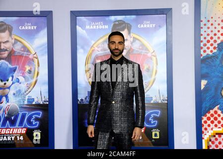 LOS ANGELES - 12 FÉVRIER : Lee Majdoub à la projection spéciale « Sonic the Hedgehog » au Village Theatre le 12 février 2020 à Westwood, Californie Banque D'Images