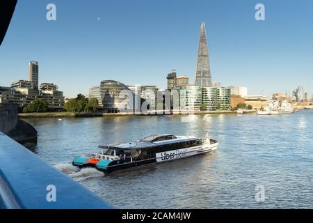 Uber Boat by Thames Clippers en service sur la rivière tamise Banque D'Images