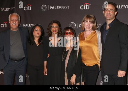 LOS ANGELES - SEP 10 : Brian George, Asear Batra, Madhur Jaffrey, Sarayu Blue, Julie Anne Robinson, Paul Adelstein aux aperçus de télévision d'automne 2018 de PaleyFest - NBC au Paley Center for Media le 10 septembre 2018 à Beverly Hills, CA Banque D'Images