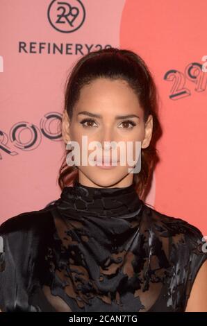 LOS ANGELES - DEC 4: Adria Arjona à la '29ROOMS' de la raffinerie, nuit d'ouverture au récif le 4 décembre 2018 à Los Angeles, CA Banque D'Images