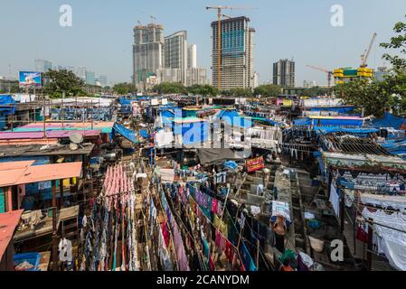 Mumbai, Inde - 22 novembre 2019 : le Mahhalaxmi Dhobi Ghat, ou buanderie extérieure, est considéré comme le plus grand de ce genre au monde. L'histoi Banque D'Images