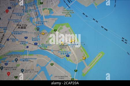 Trafic aérien au-dessus de l'aéroport de Haneda aera, (05 août 2020, UTC 21.24) sur Internet avec le site Flightracar 24, pendant la période de pandémie du coronavirus Banque D'Images