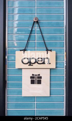 Signe commercial indiquant « Open » Banque D'Images