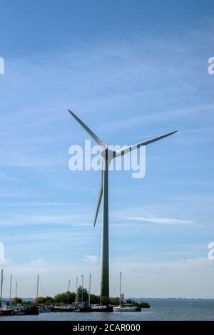 Moulin à vent avec Sun Flare à Marken pays-Bas 6-8-2020 Banque D'Images
