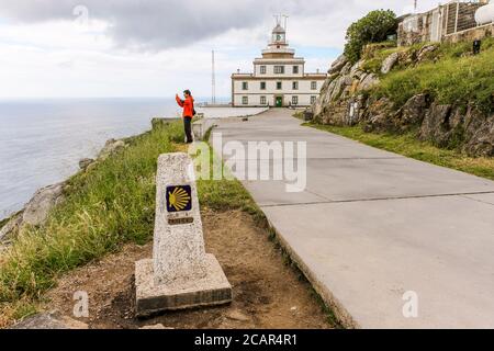 Fisterra, Espagne. Le phare de Cabo Finisterre (Cap Finisterre), point final du chemin de St James (Camino de Santiago) Banque D'Images