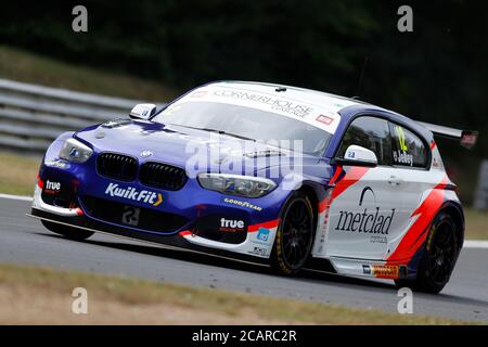 8 août 2020 ; Brands Hatch circuit, West Kingsdown, Kent, Angleterre ; Kwik Fit British Touring car Championship, journée de qualification ; Stephen Jelley dans son Team Parker Racing BMW 125i M Sport Banque D'Images