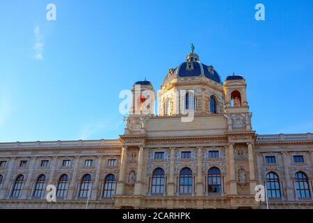 Musée d'Histoire naturelle de Vienne dans l'Illumination au crépuscule Banque D'Images