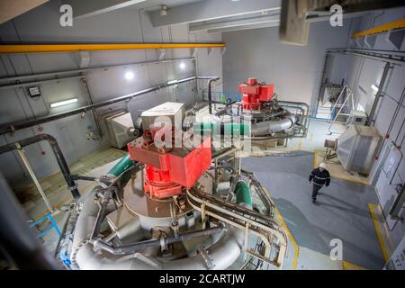 Intérieur de l'usine de traitement des eaux usées AS-Samra à Zarqa, Jordanie. Banque D'Images