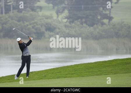 San Francisco, États-Unis. 08 août 2020. Li Haotong se dirige vers le trou du 14e fairway au troisième tour du 102e championnat PGA au TPC Harding Park à San Francisco, le samedi 8 août 2020. Photo de Peter DaSilvaUPI crédit: UPI/Alay Live News Banque D'Images