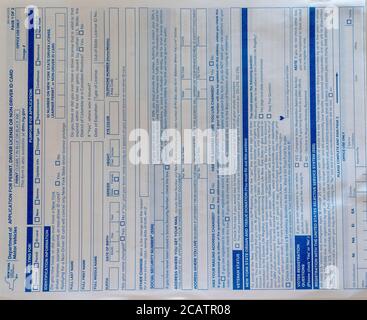 NEW YORK, NY - AOÛT 08 : demande de permis de conduire présentée par le département des véhicules automobiles de l'État de New York (mv-44) le 8 août 2020 à New York. Banque D'Images