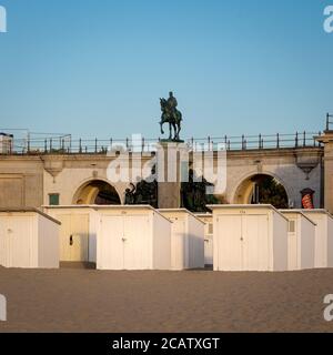 Statue de l'ancien roi Léopold II de Belgique à côté de la plage d'Ostende en Belgique. Banque D'Images