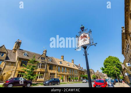 Le nom de la route des armes Lygon à High Street, Chipping Campden, une petite ville de marché dans les Cotswolds à Gloucestershire Banque D'Images