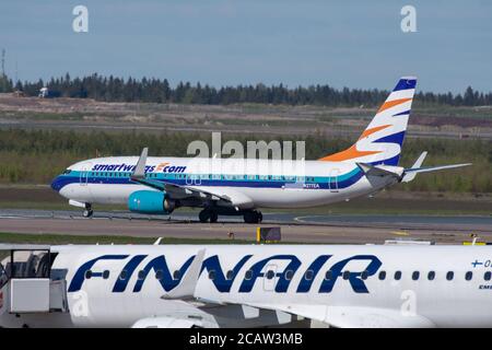 Helsinki / Finlande - 14 mai 2019 : un Boeing 737 exploité par SmartWings en train de rouler à l'aéroport d'Helsinki-Vantaa EFHK. Banque D'Images