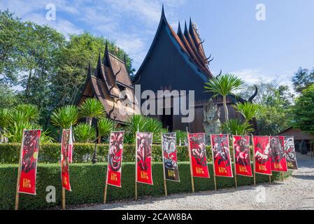 CHIANG RAY, THAÏLANDE - 17 DÉCEMBRE 2018 : à l'entrée du Temple Noir (barrage Baan) Banque D'Images