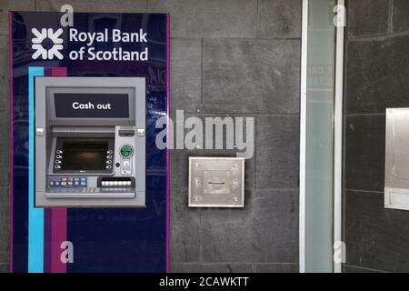 RBS Royal Bank of Scotland Cash point, High Street, Southampton, Angleterre, Royaume-Uni, août 2020 Banque D'Images