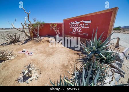 Entrée du Sossusvlei Lodge, dans le parc national Namib-Naukluft Banque D'Images