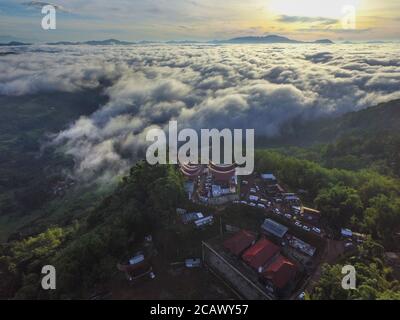 La terre au-dessus de la nuée, un nom de lieu Lolai Tana Toraja dans le Sud Sulawesi - Indonésie Banque D'Images