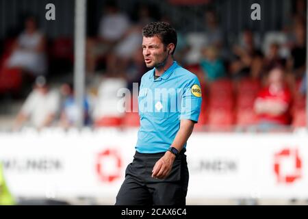 Enschede, pays-Bas. 08 août 2020. ALMERE, 08-08-2020, stade Yanmar, football, saison 2020/2021, pré saison amicale, arbitre Erwin Blank pendant le match Almere City - ADO Den Haag crédit: Pro shots/Alay Live News Banque D'Images