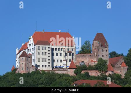 Géographie / Voyage, Allemagne, Bavière, Landshut, château de Trausnitz hourez à travers Landshut, Basse-Bavière, Additional-Rights-Clearance-Info-not-available Banque D'Images